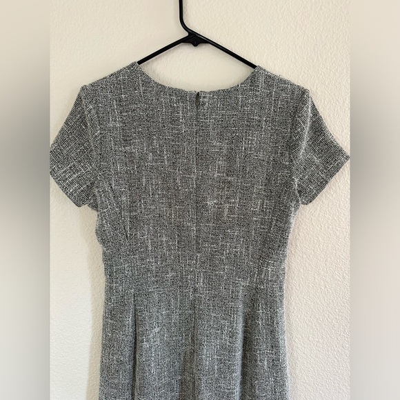 Banana Republic Women’s Classic Grey Stretch Boucle Tweed Sheath Dress Size 0 - Picture 6 of 9